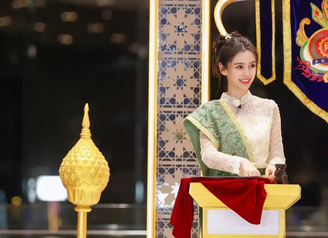 angelababy泰国风造型图 #美炸了 #奔跑吧泰国篇 - 抖音