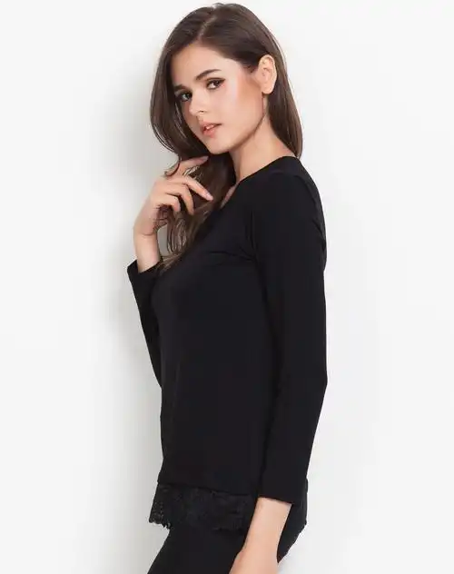 女士黑色时尚打底衫