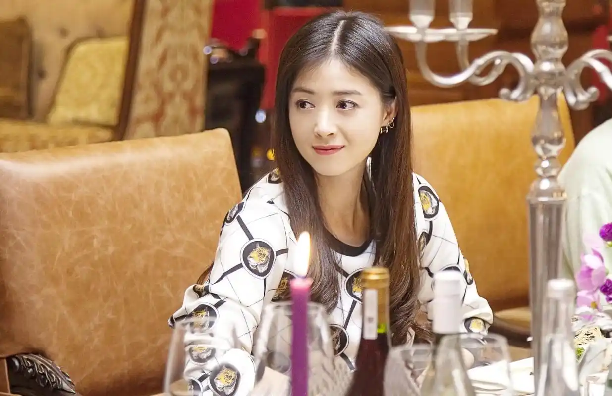 原创蒋欣生日欢乐颂五美仅一人送祝福,曾经的姐妹情也随风而逝?