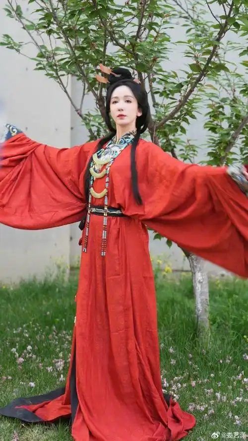 娄艺潇cos武则天