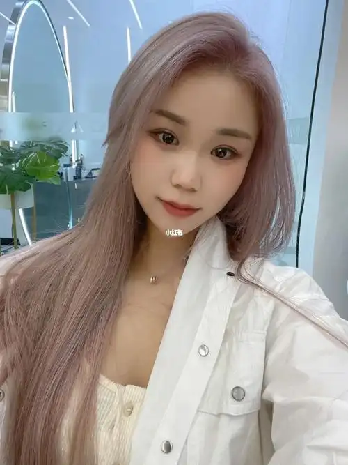 夏天了,就想尝试浅色系,这个颜色真的太绝绝子了,显超级显白 真的太爱