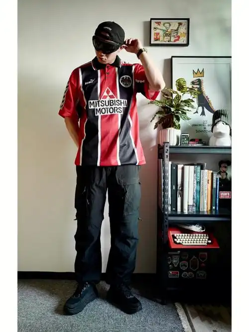 复古足球衣穿搭法兰克福队留洋第一人杨晨