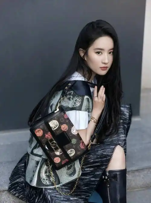 天仙姐姐刘亦菲写真时尚高贵貌美如花