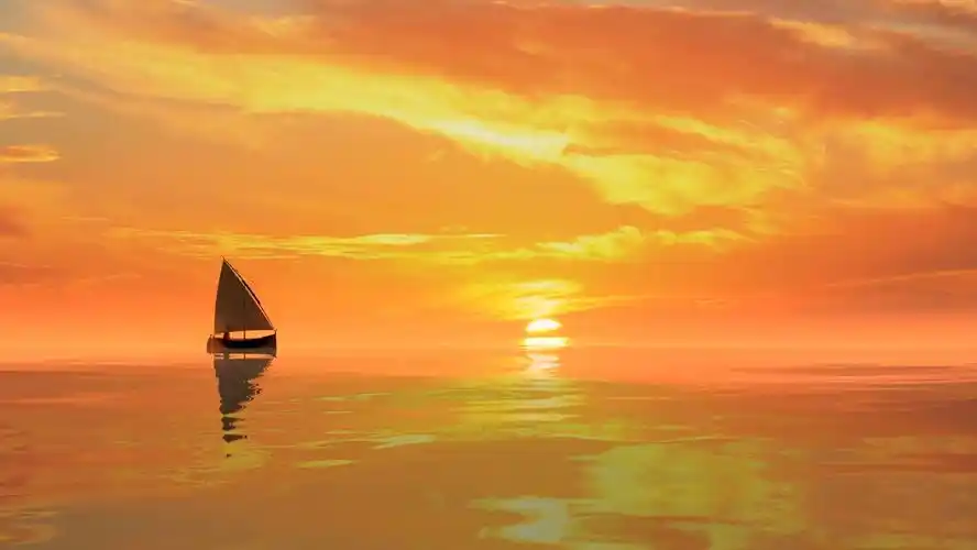 海边落日小船如童话般的梦境.