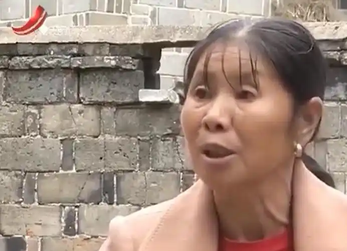 回顾一家11口接连患怪病却迟迟找不到病因警方一查将邻居逮捕