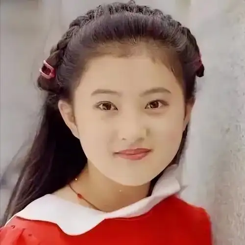 回顾琼女郎"小婉君"43岁不婚不育,单身住豪宅,才是人间清醒!