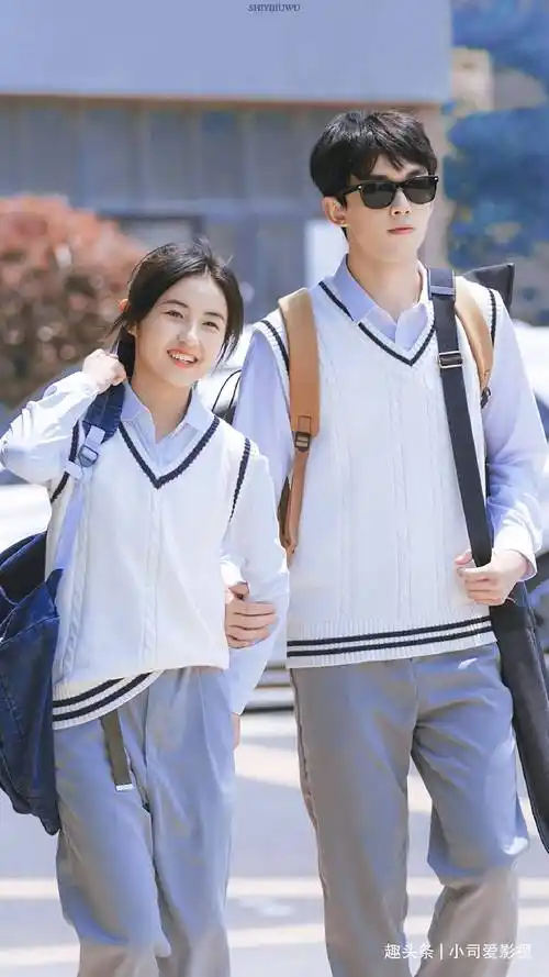 少年组!吴磊张子枫携手亮相红毯, 青春气息满溢_郝蕾_cp_电影