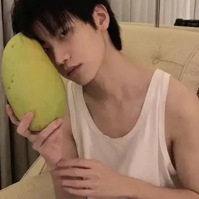 小众高颜值的超清怼脸拍男生头像 干净阳光帅气男生头像图片大全_男生