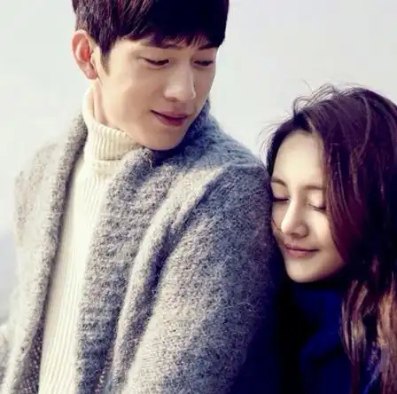 图郑爽井柏然湖南卫视春晚高调亮相情侣档养眼