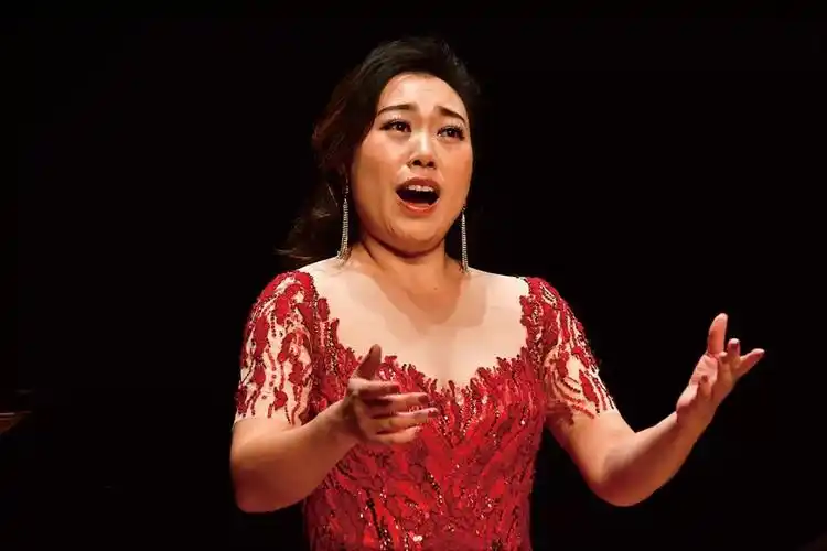 女高音独唱 演唱:万丹《我梦见我住在大理石宫殿》《圣洁女神》《那就