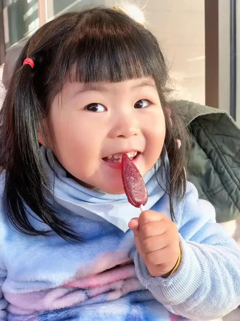 樱桃味的棒棒糖好棒呀