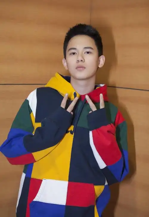 胡先煦中文名:胡先煦/英文名:hu xianxu职业:,演员,简介:胡先煦,中国