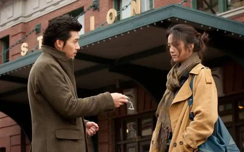 电影《晚秋》,获得国外最佳女演员奖;2012年凭借与金城武合作的《武侠