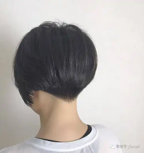 2020今年流行"剃后头"_短发