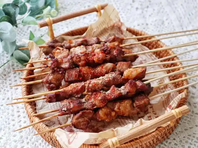 爱吃猪肉串不用出去买,自己在家也能做,简单又省钱,太美味了|猪肉
