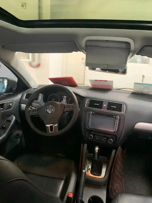 15年大众速腾 自动1.4t 10万公里 这完扔就4w多