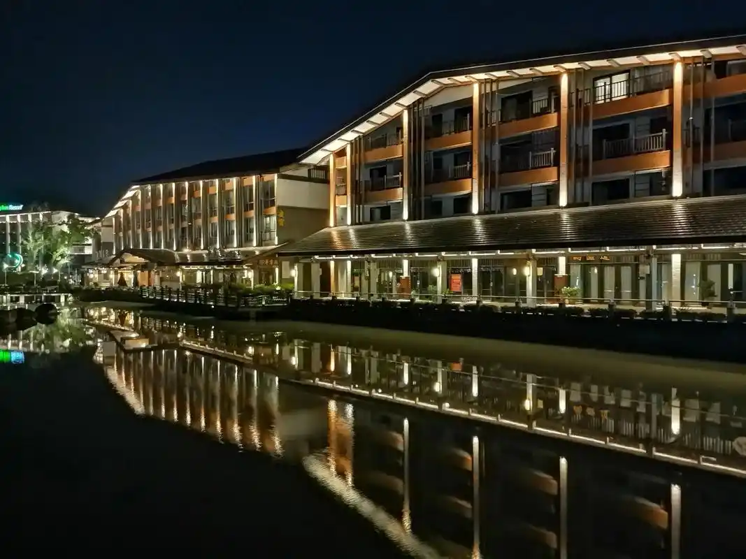 温汤镇夜景.#每一张照片都是满满的回忆  - 抖音