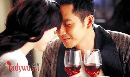 钟汉良喜欢过李小冉吗 钟汉良李小冉有生理反应