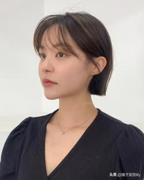 波波头短发可以说适合大多数脸型,不论你是大脸的女生还是小脸的女生