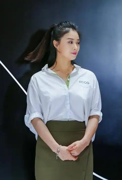 建议"大骨架"的女生:牢记这几个穿搭法则,显高显瘦又时髦