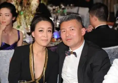 那英前男友高峰被采访的画面(那英的狗血情史)(27)