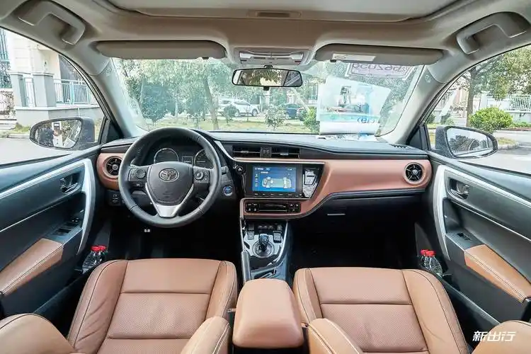 不是纯电就是混动 试驾广汽丰田雷凌双擎 e