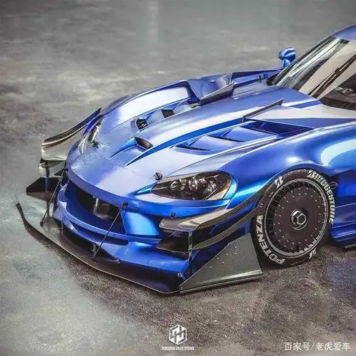 比福特野马还像肌肉跑车,道奇蝰蛇,夸张的改装设计