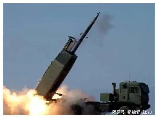 大仇终于报了海马斯威胁巨大俄军集束宝贵导弹赔本也要猎杀