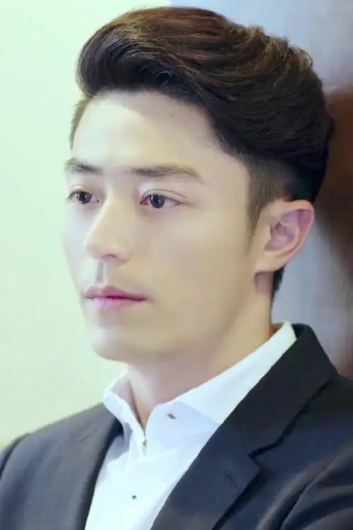 霍建华#在《他来了请闭眼》霍建华饰演的男主人公薄靳言,堪称青年