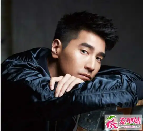 赵又廷示范成熟稳重的发型释放你的男人味吧