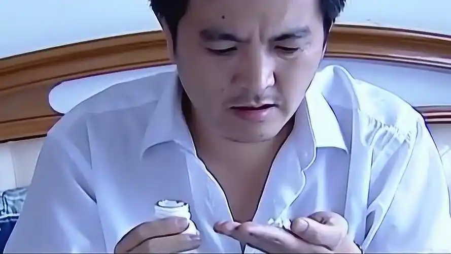 罪域郭守义深知前途被毁跑到小保姆那儿吞服安眠药自杀