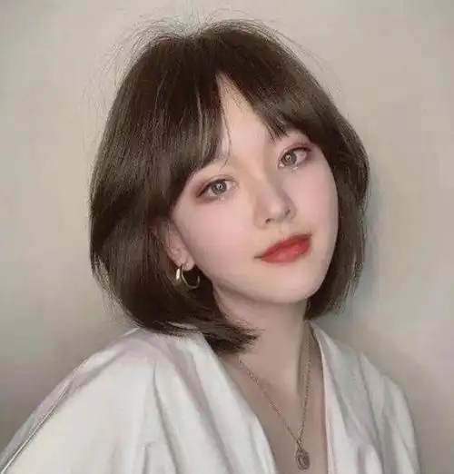适合圆脸的短发造型2023最新款,活泼但又不失甜美_短发_女生发型大全
