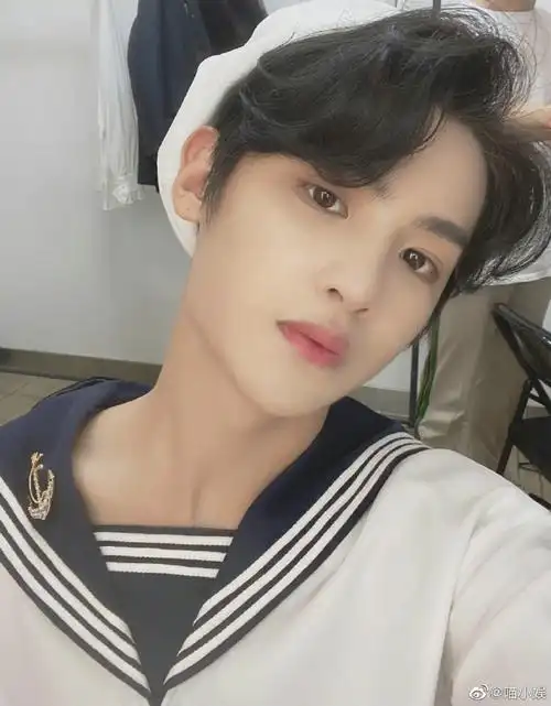 住各种帽子造型百变汀汀就是最最可爱的崽啊#黄明昊#@jjjustin0219