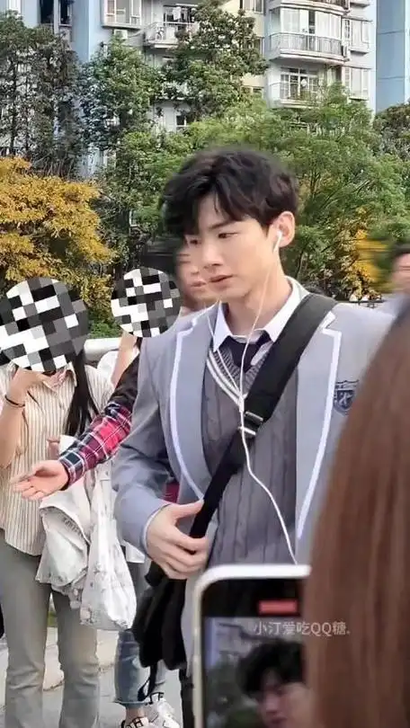 啊啊今天见到了白敬亭小白,尊嘟帅飞了啊_手机新浪网