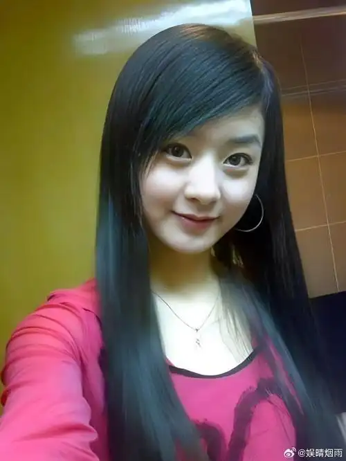 赵丽颖 ,1987年10月16日出生于河北省廊坊市,毕业于廊坊市电子信息