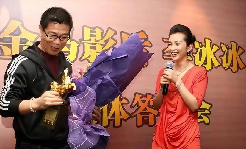 但王中军可不是很老实,之前就和李冰冰传过一段绯闻,虽然没有证实,但