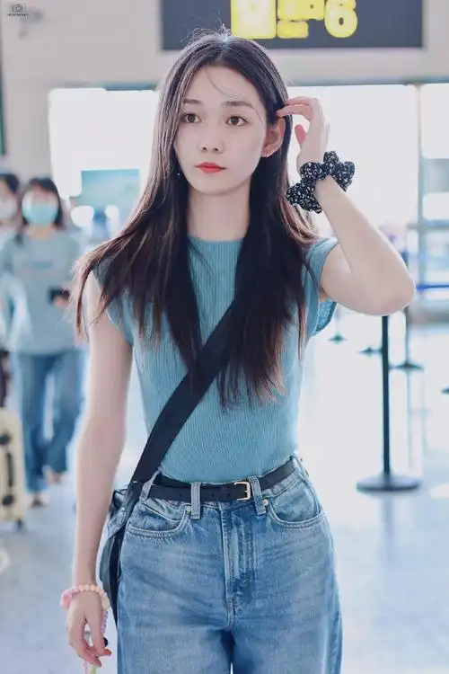 段奥娟银色流苏礼裙