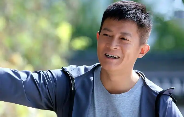 又一乡村剧火了杨志刚再与亲哥联手最美的乡村都是熟面孔