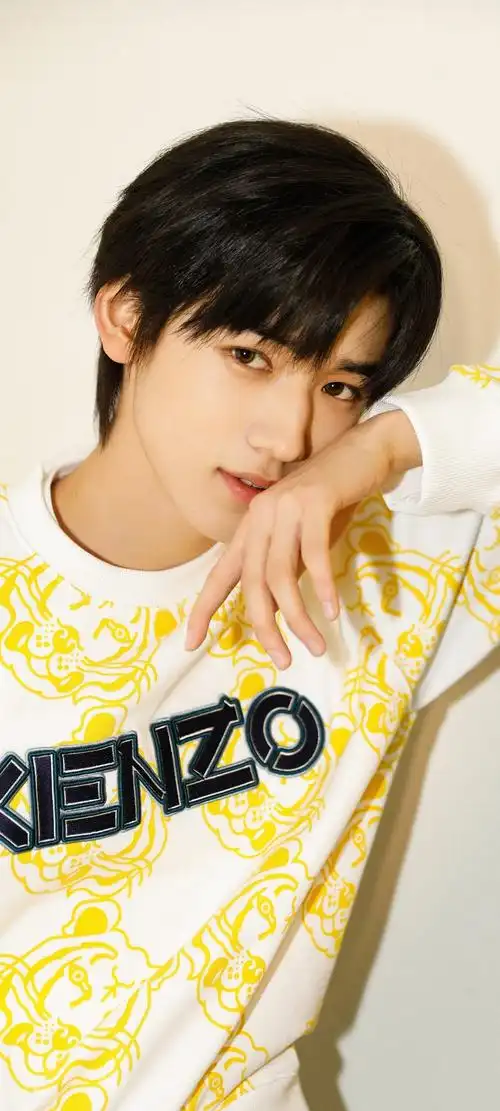 宋亚轩帅气毛衣写真12