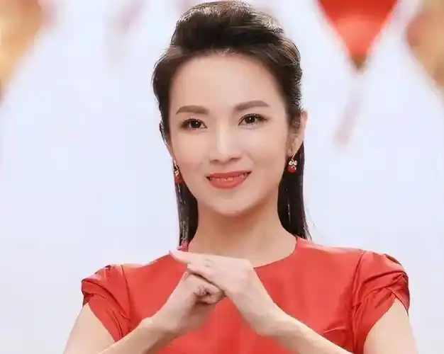 管彤与韩红传绯闻41岁结婚42岁高龄生子现在过得怎样了