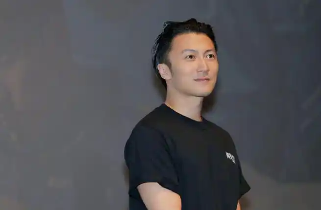 谢霆锋的帅真是能控住全年龄段,从妈妈辈到小孩