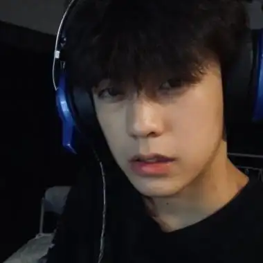 高清帅气的网恋男头真实图片