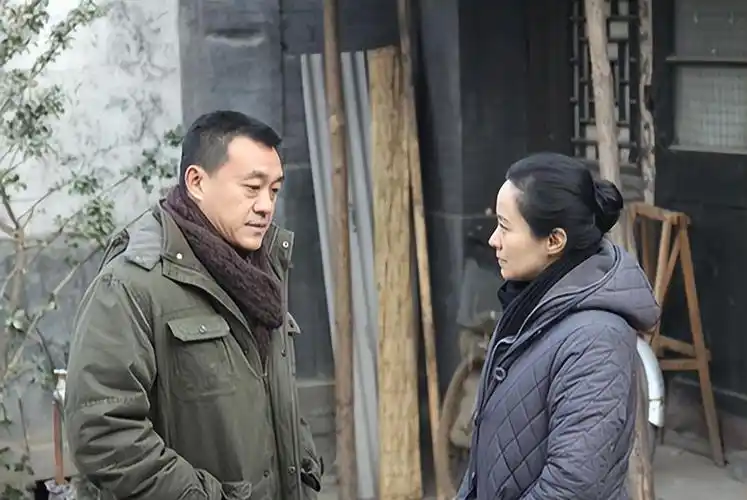 回顾何冰结婚几十年从没有过绯闻看妻子是谁就知道了