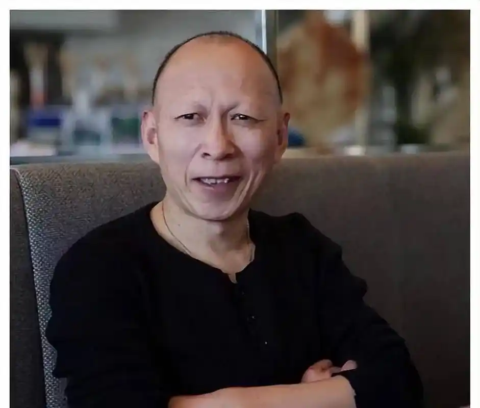 8位丑男演员,娶的老婆咋一个比一个漂亮?_赵亮_杜旭东_刘玉凤