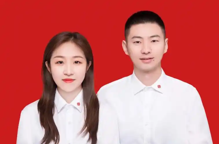 忘在脑后的红底登记照