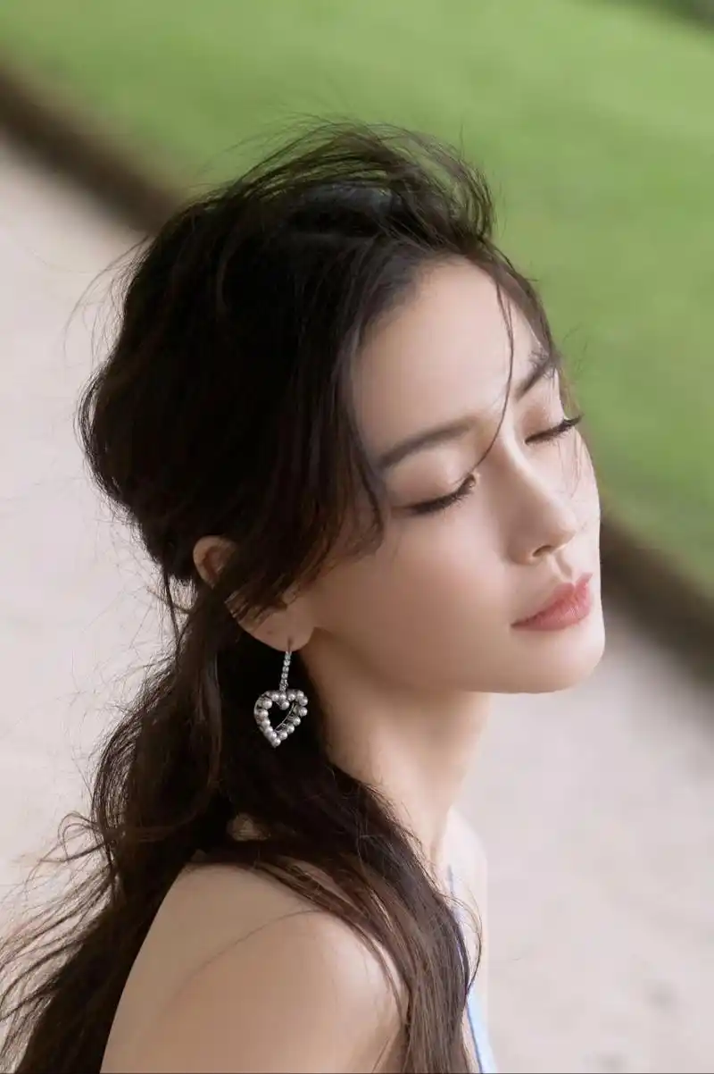 杨颖angelababy,巴黎时装周新中式礼服,最美中国风.