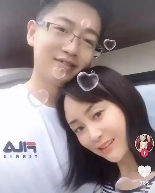 妈妈的朋友回顾25岁小伙爱上妈妈的40岁闺蜜网友阿姨真白