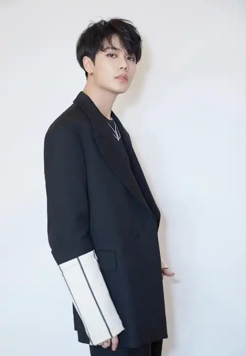 林彦俊相关图片