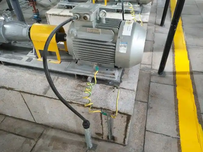 电动机基础接地电动机基础接地哪一个正确,如果必须接地是规范强制的