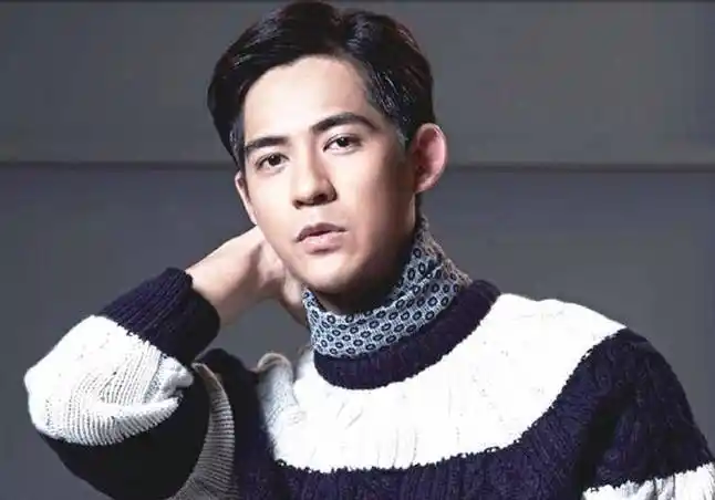 39岁周渝民出席活动脸胖一圈,罕谈二胎计划,自曝与女儿存在隔阂_张榕